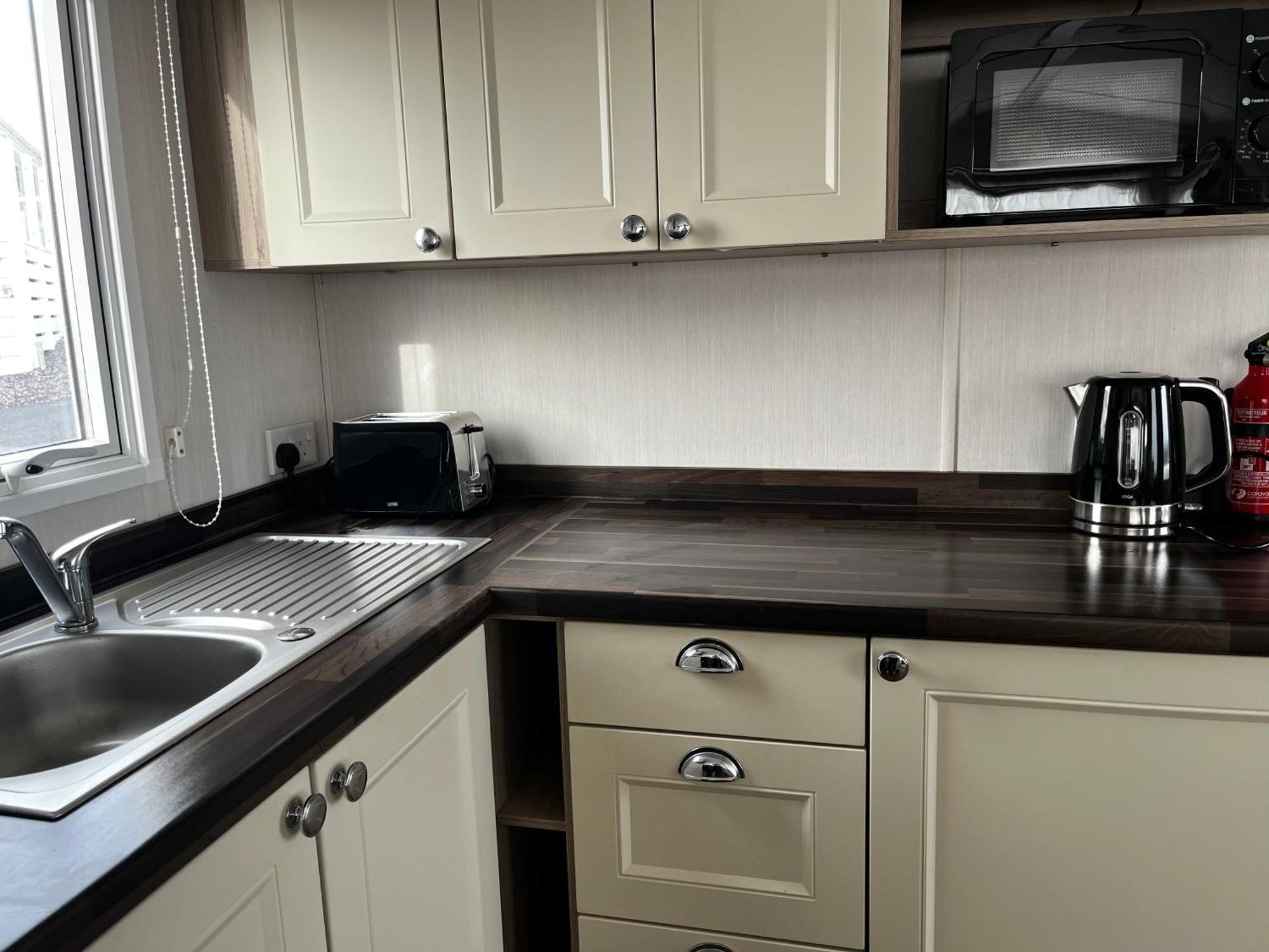 Ger-Y-Bwlch - Spacious Static On 5Star Site With Swimming Pool Benllech Exterior photo